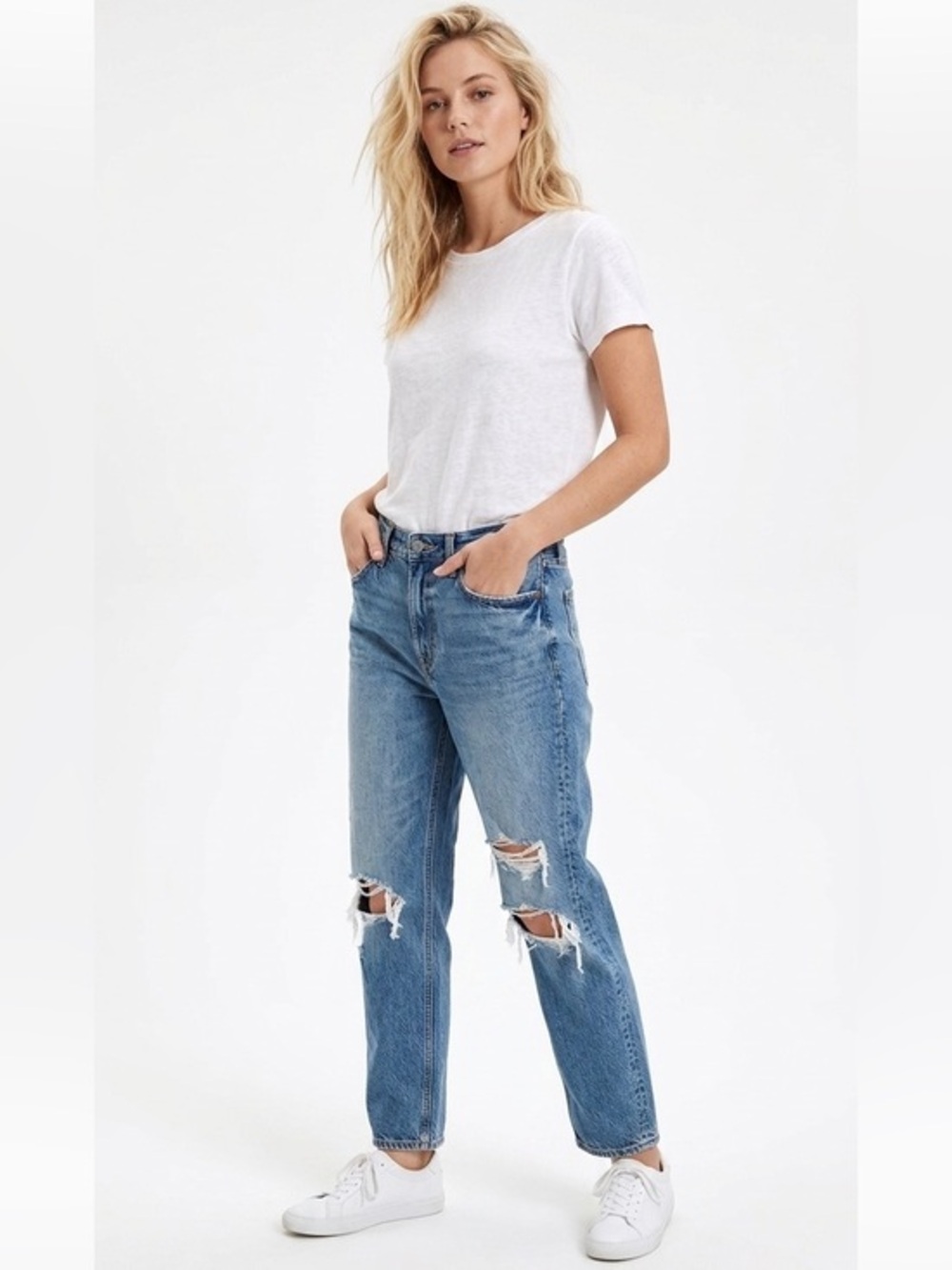 American Eagle Blue 90s Boyfriend Highrise Jeans Size 6 Cotton Distressed
